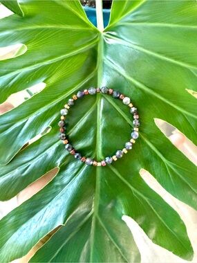 Faceted Iolite & Hematite bracelet